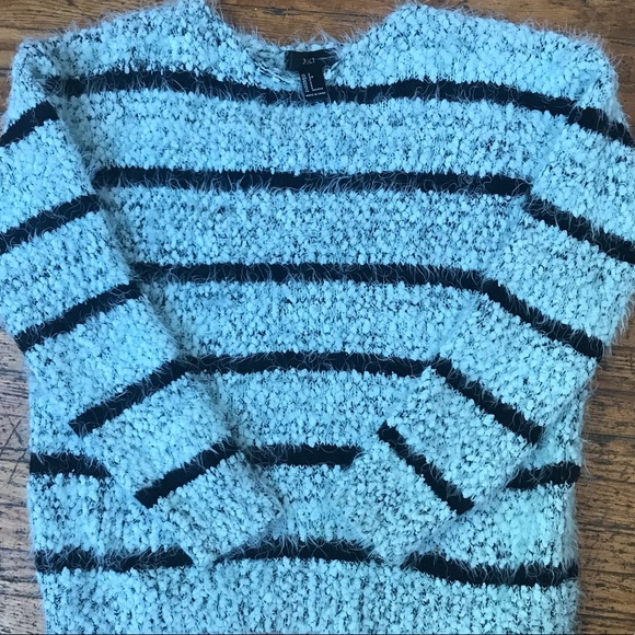 ❤️Forever 21 fuzzy sweater bundle size small ❤️ - Picture 4 of 8